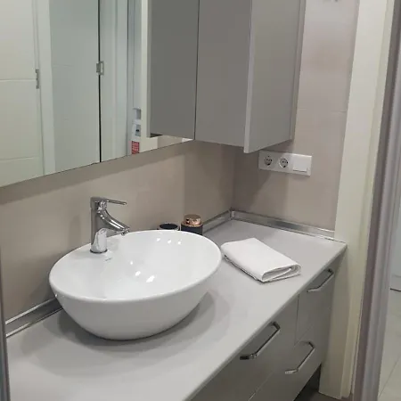 Apartment 6 Location, Close To Beaches And Anywhere